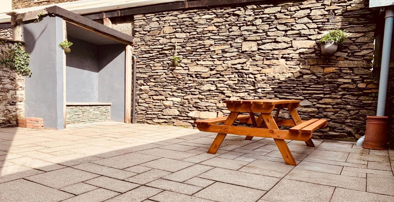 Woodland Cottage - Private Courtyard - Pet Friendly Retreat In The Heart Of 温德米尔 外观 照片