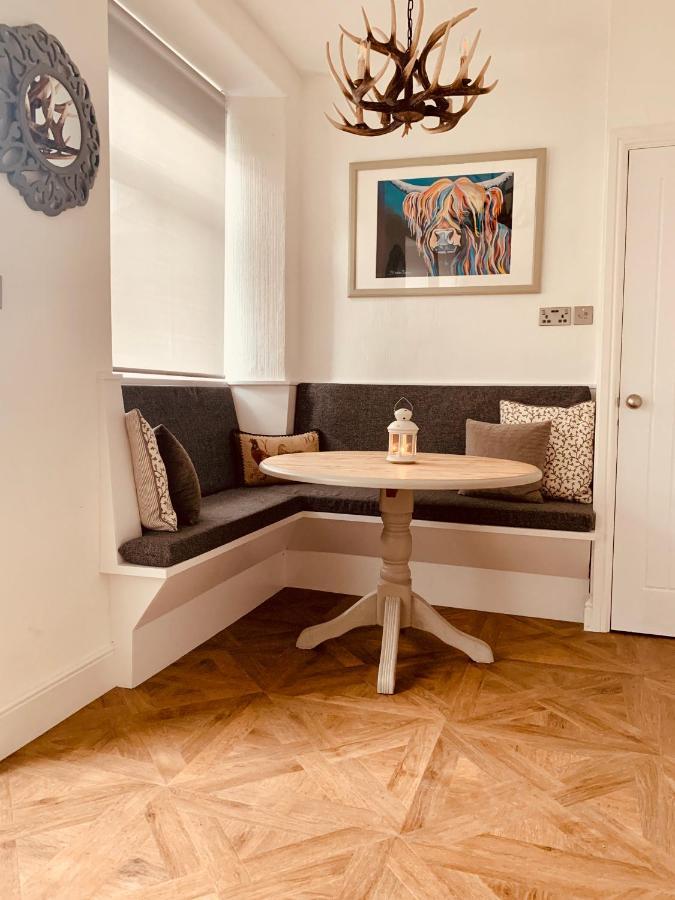 Woodland Cottage - Private Courtyard - Pet Friendly Retreat In The Heart Of 温德米尔 外观 照片