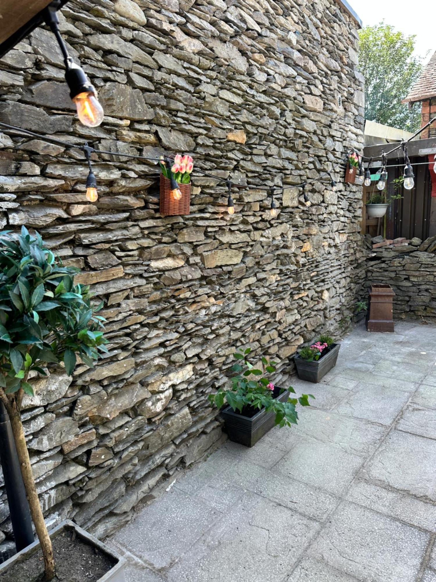 Woodland Cottage - Private Courtyard - Pet Friendly Retreat In The Heart Of 温德米尔 外观 照片